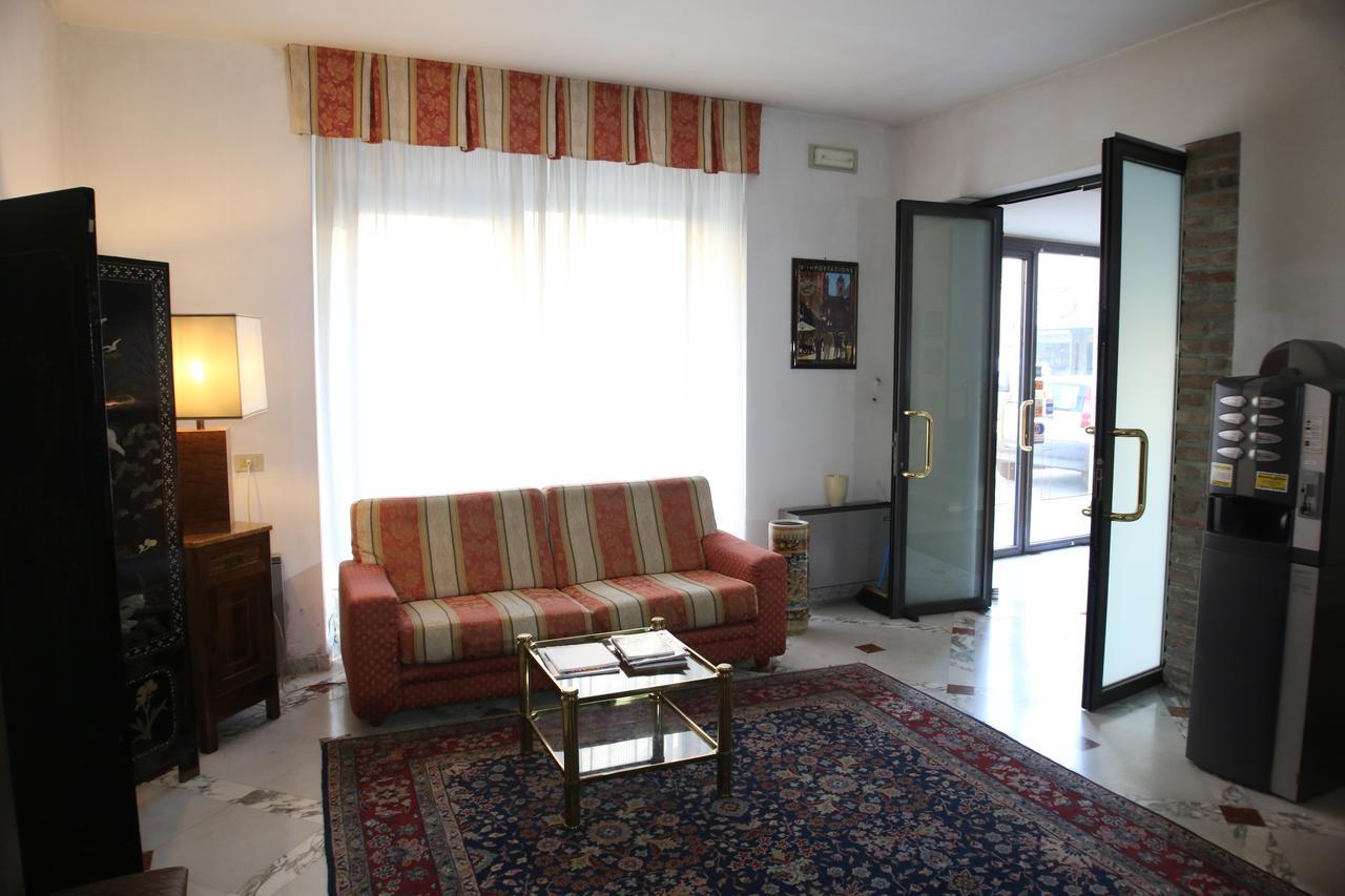 Hotel Paris Castel Goffredo Ngoại thất bức ảnh
