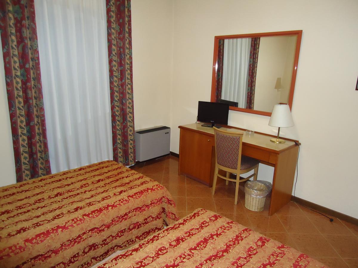 Hotel Paris Castel Goffredo Ngoại thất bức ảnh